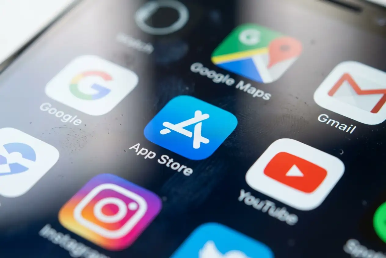 US Senators Pressure Apple and Google to De-Platform X Over AI-Generated Deepfakes