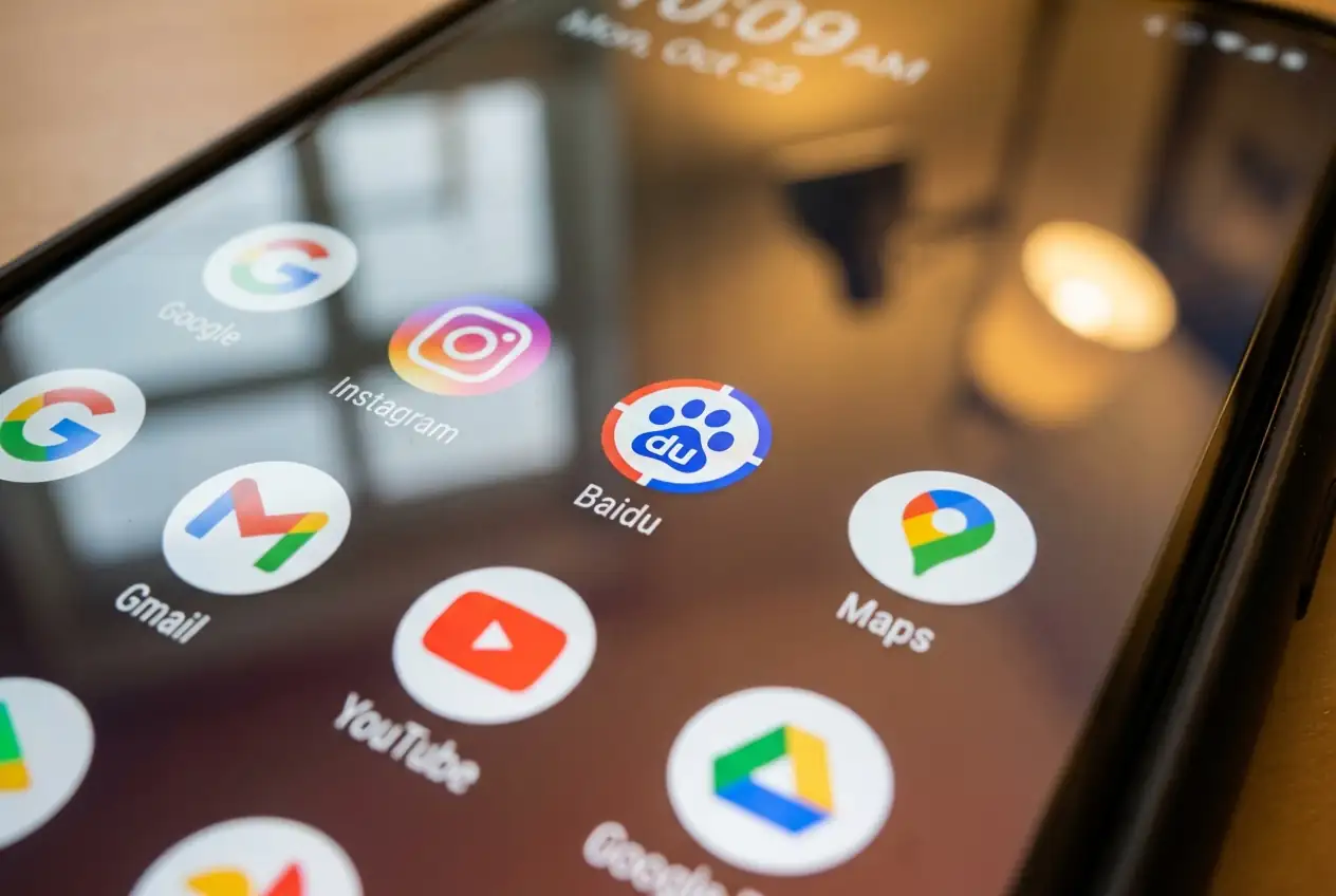 Baidu Shares Slide as Pentagon Briefly Adds Tech Giant to Chinese Military Blacklist