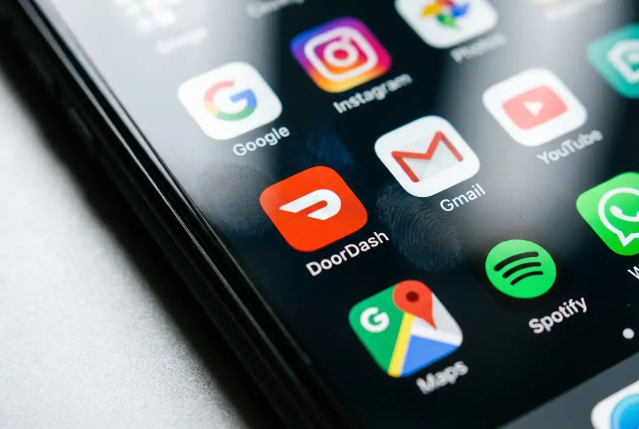 Grubhub Eliminates Delivery and Service Fees on Orders Over $50