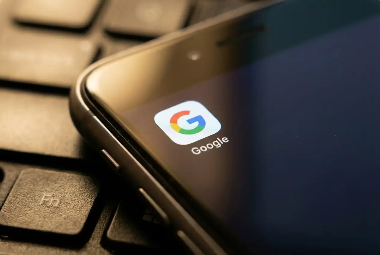 Alphabet Poised for Strong Q4 Earnings as AI Integration Drives Search Growth