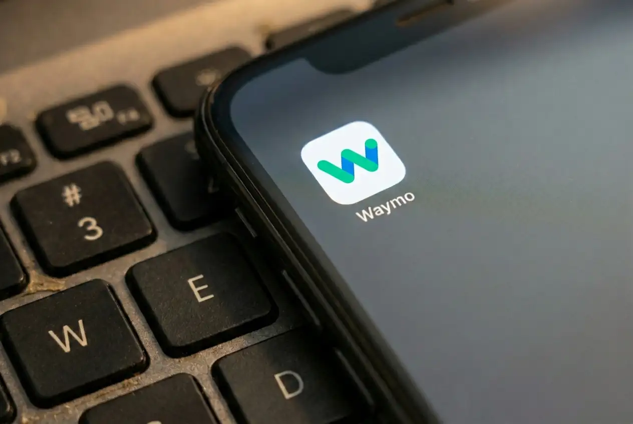 Hochul Scraps New York Robotaxi Plan Amid Lack of Support, Dealing Blow to Waymo