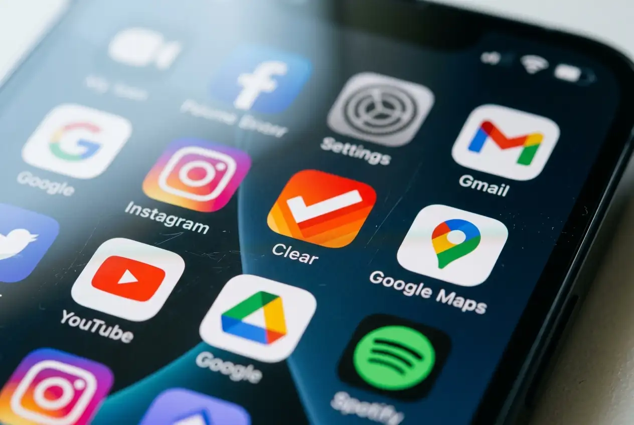 Clear Secure Jumps 62%, as Government Shutdown Triggers 5-Hour TSA Lines